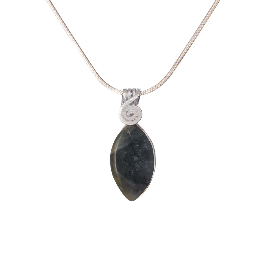 Pavones Necklace